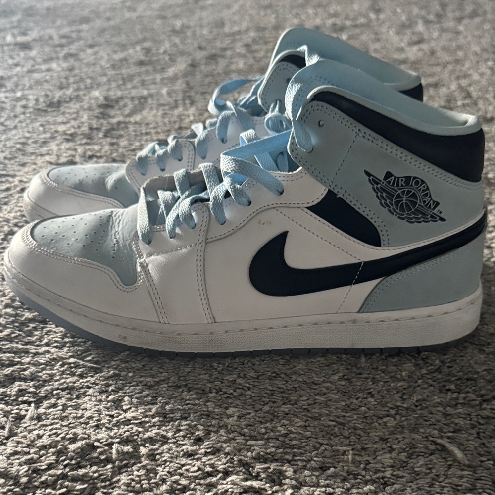 Jordan Athletic Shoes in White and Light Blue